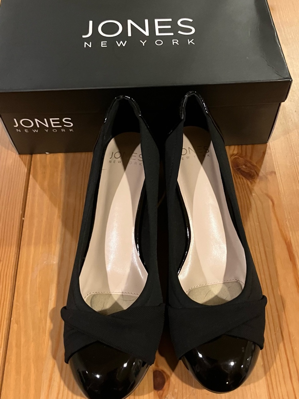 Worn once Jones New York Preslee Black Round Toe Wedge Pump Women's Size 9M 2”